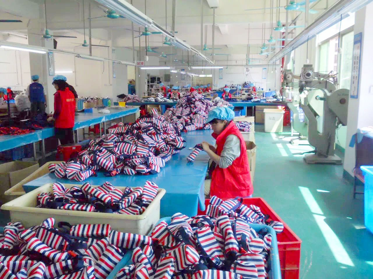 《红色档案·东莞记忆》（三）特殊的工厂|1978年，太平手袋厂成为中国内地第一家“三来一补”企业